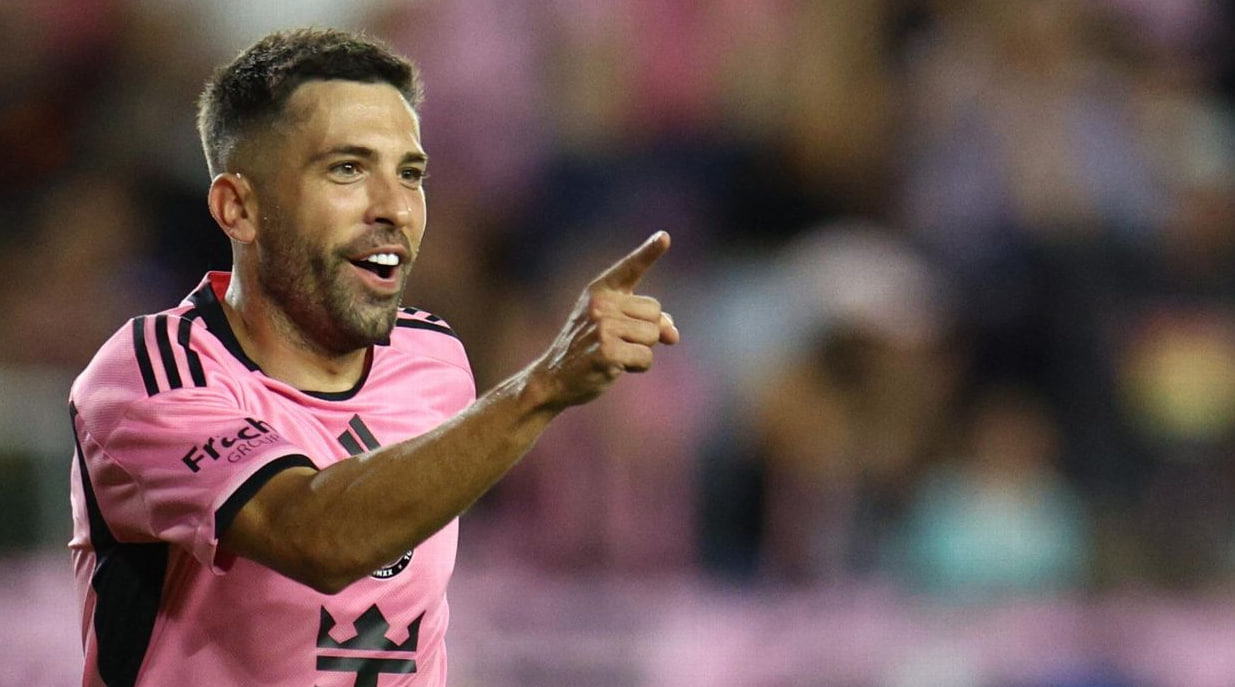 Resumo de esportes matinais: principais transferências e controvérsias