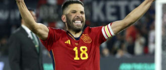 Suarez, Messi, Alba e Busquets posam juntos para foto pré-jogo no Inter Miami